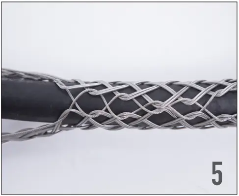  traction ropes on both sides 